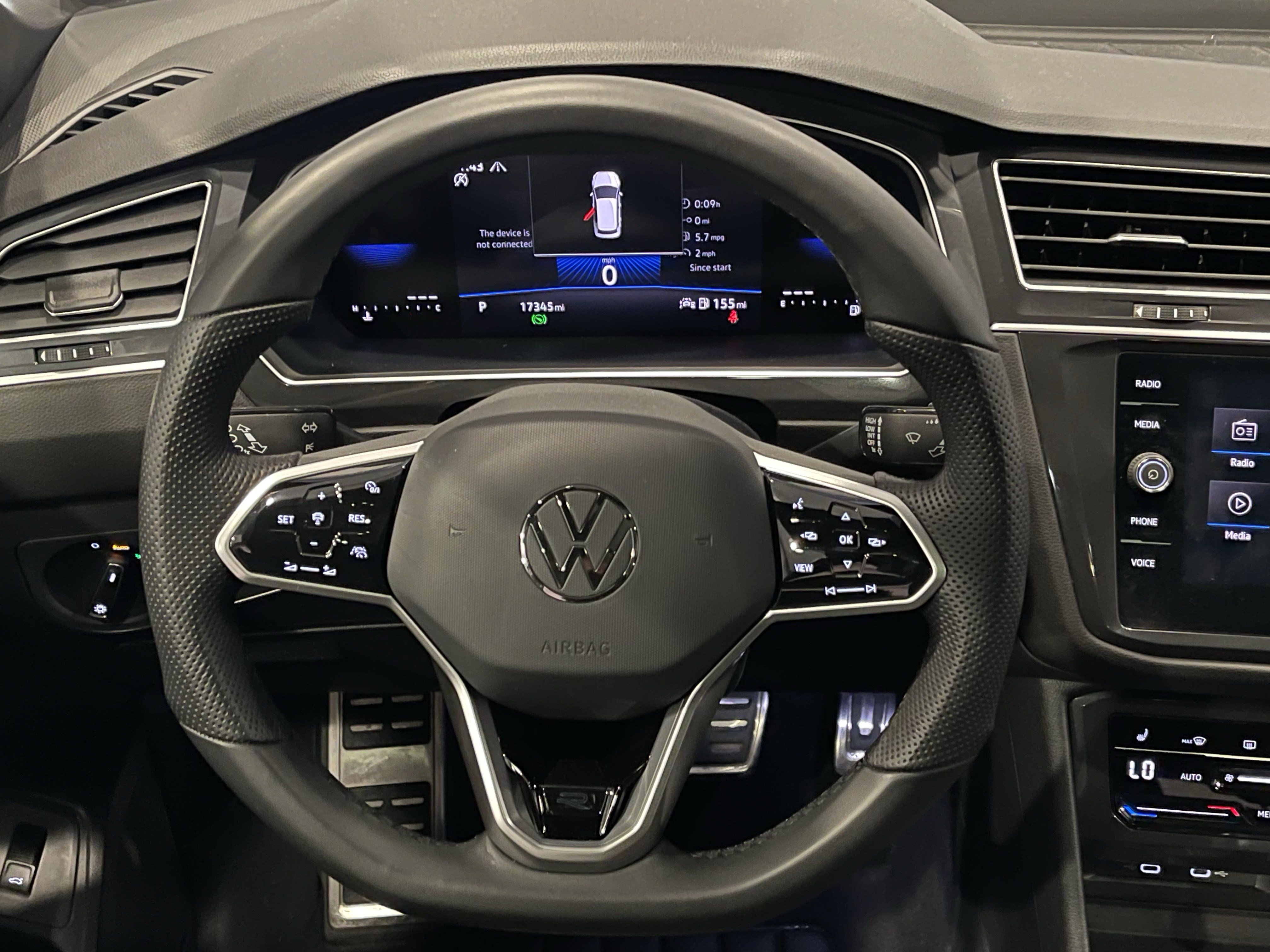 Used 2024 Volkswagen Tiguan SE R-Line AWD/4WD image 20