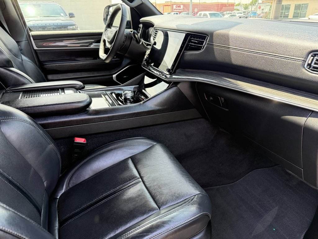 Used 2022 Jeep Wagoneer Series II image 3