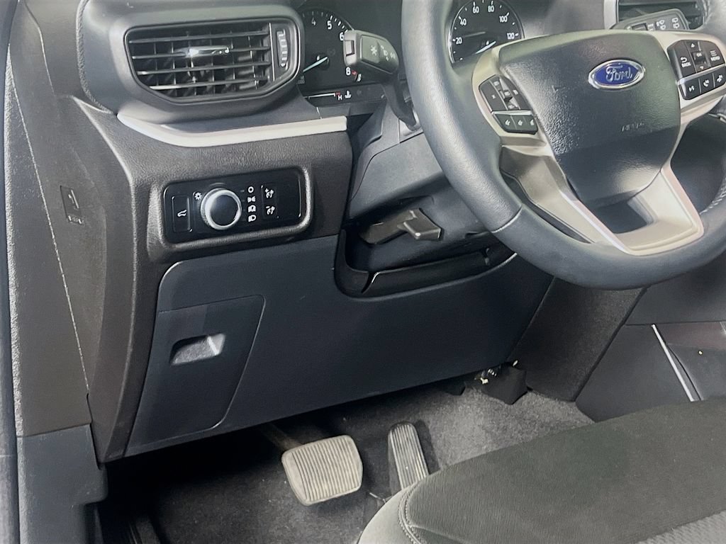 Certified 2024 Ford Explorer XLT AWD/4WD image 10