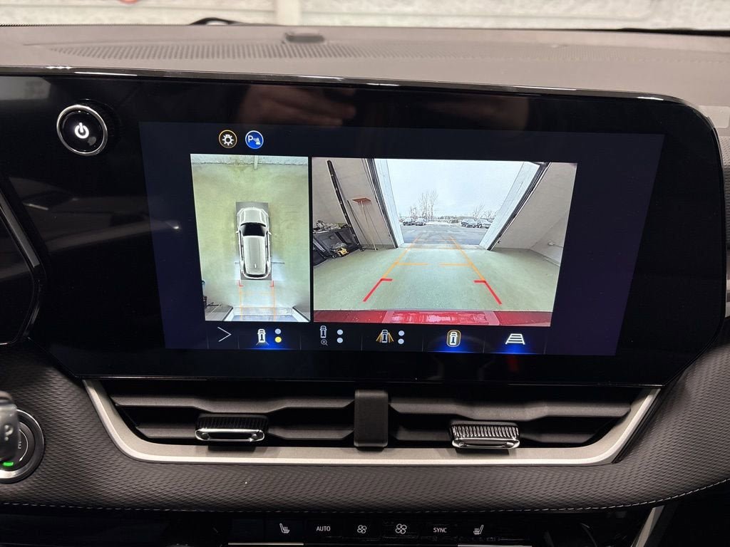 New 2026 Chevrolet Equinox LT w/ Convenience Package II AWD/4WD image 35