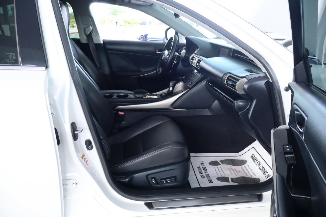 Used 2016 Lexus IS 200t RWD image 34