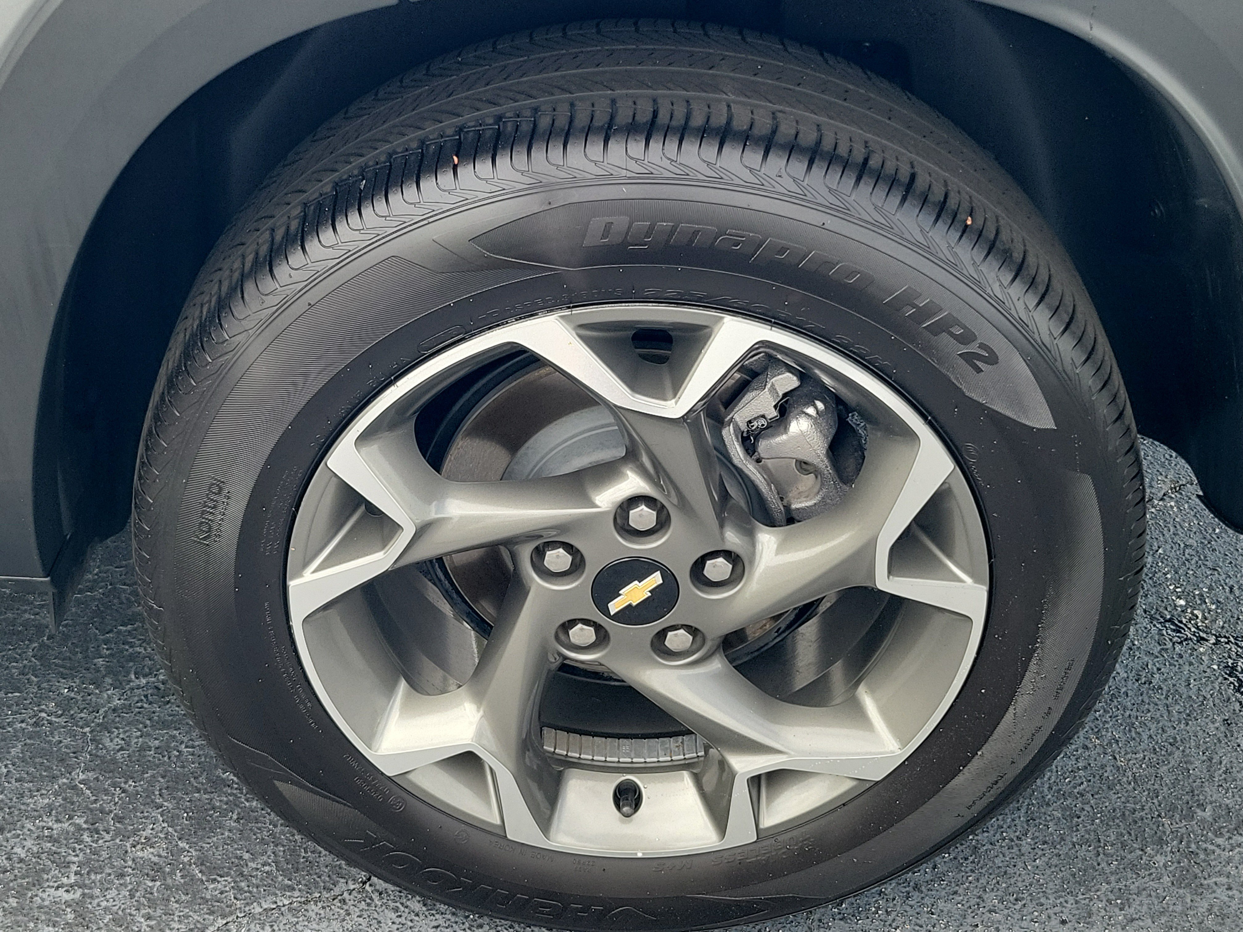 Used 2025 Chevrolet Trax LT w/ LT Convenience Package FWD image 9