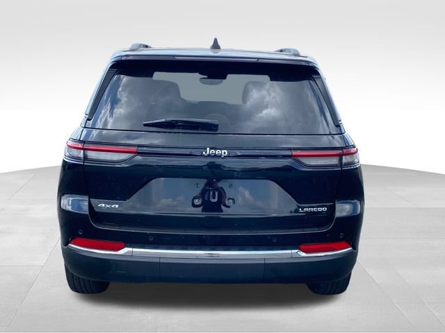 Used 2023 Jeep Grand Cherokee Laredo AWD/4WD image 5