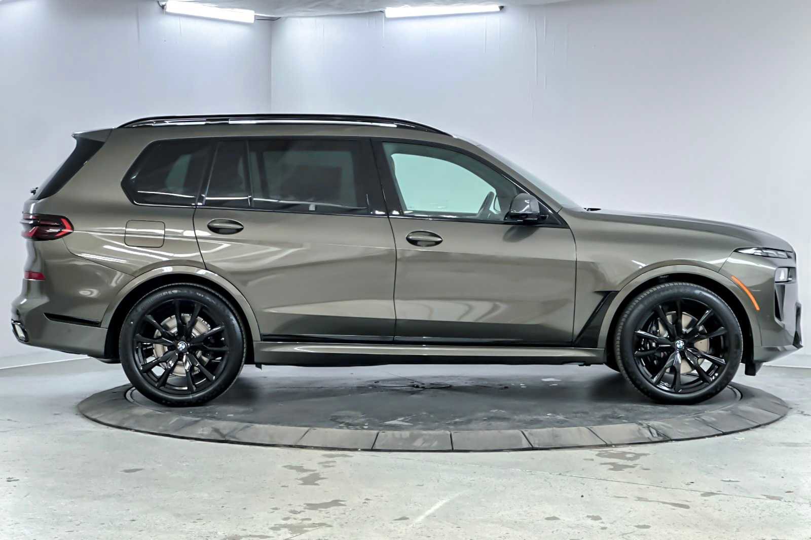 New 2026 BMW X7 xDrive40i w/ M Sport Package image 8