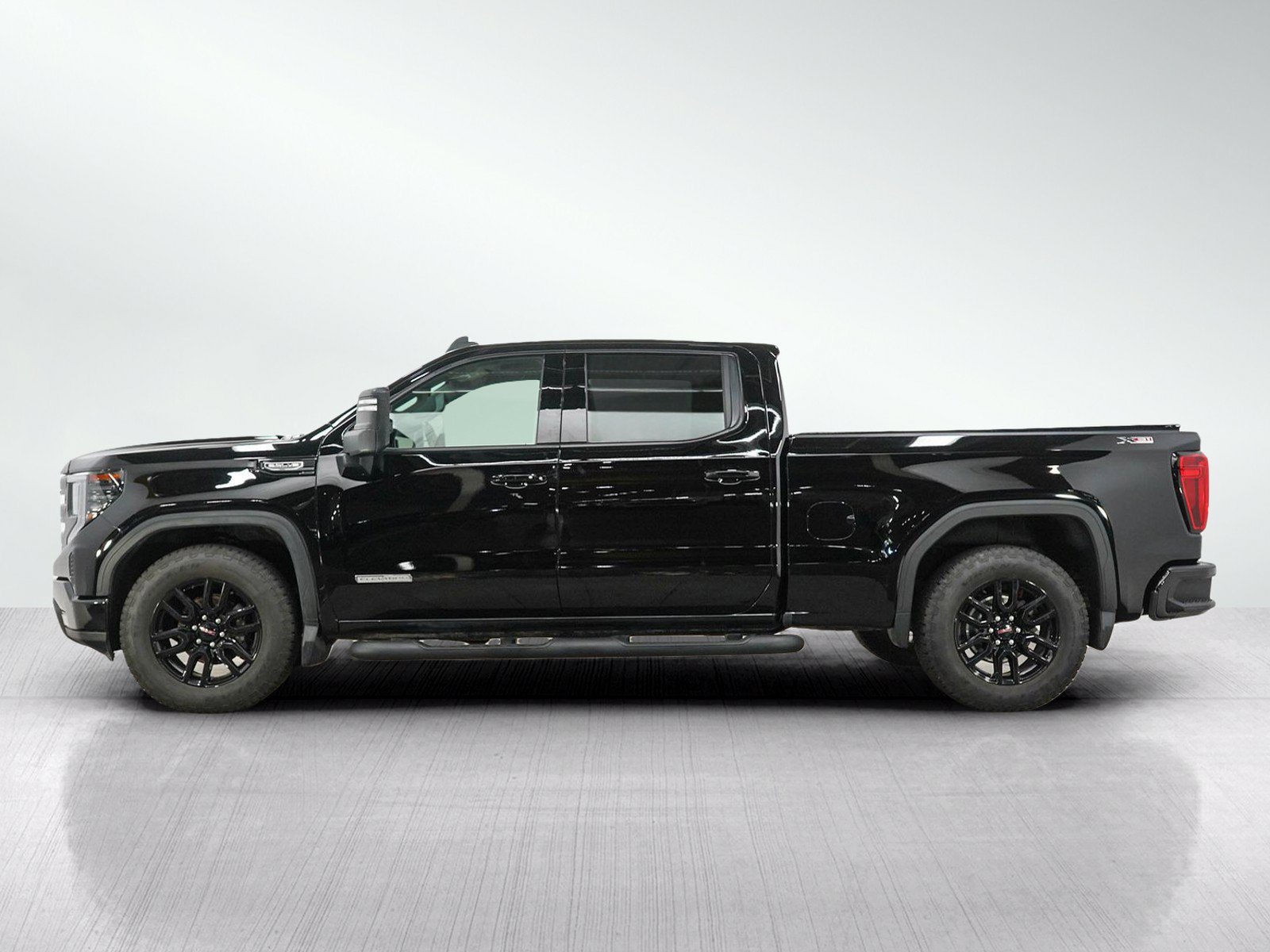 Used 2023 GMC Sierra 1500 Elevation w/ X31 Off-Road Package AWD/4WD image 3