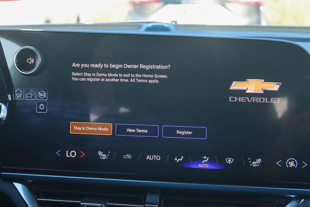 Used 2026 Chevrolet Equinox EV LT FWD image 13