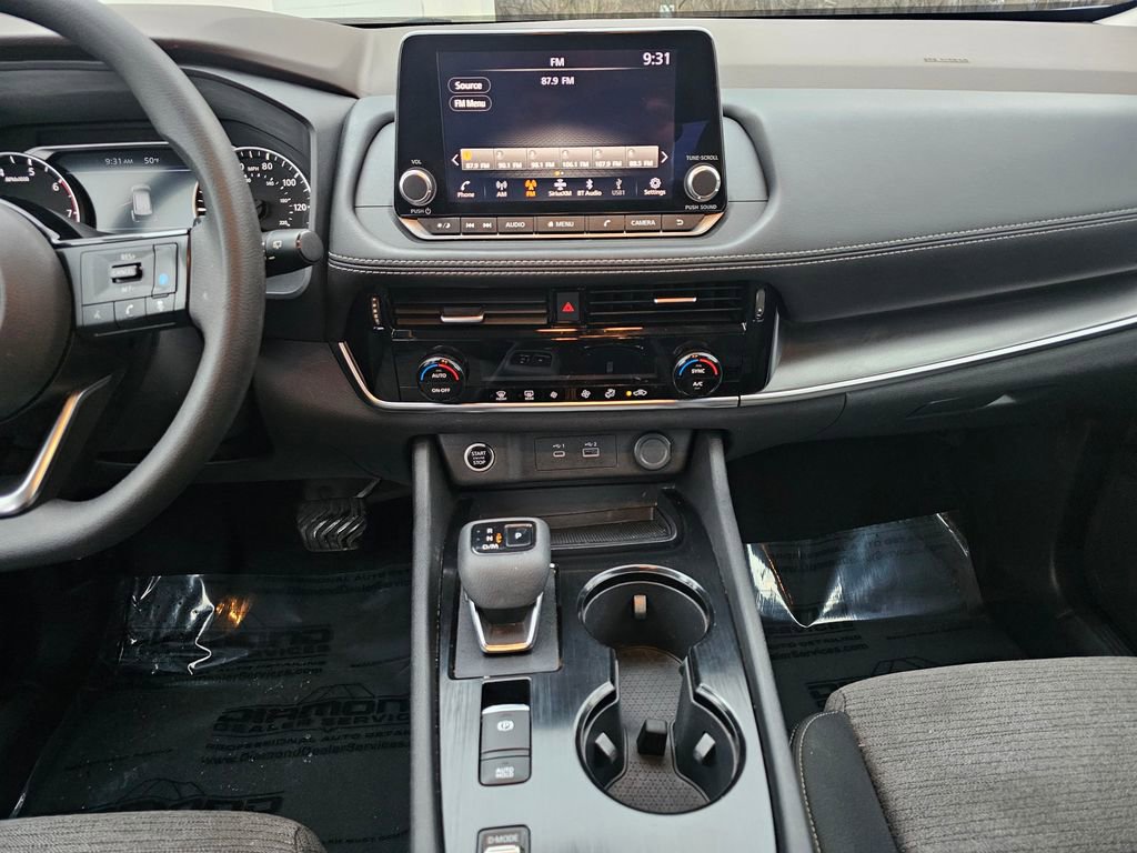 Used 2023 Nissan Rogue SV image 14