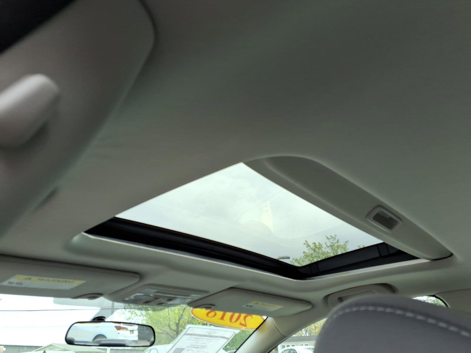 Used 2018 Honda Civic EX image 5