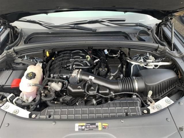 Used 2025 Jeep Grand Cherokee Limited RWD image 16