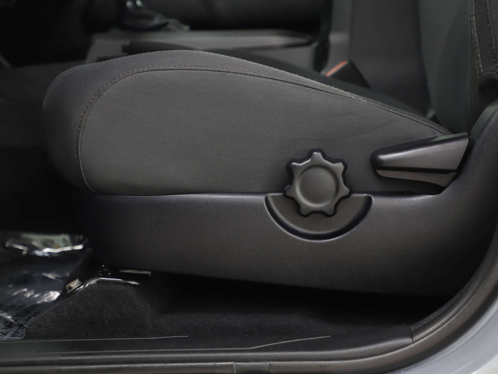 Used 2019 Toyota Tacoma TRD Sport w/ Technology Package image 23