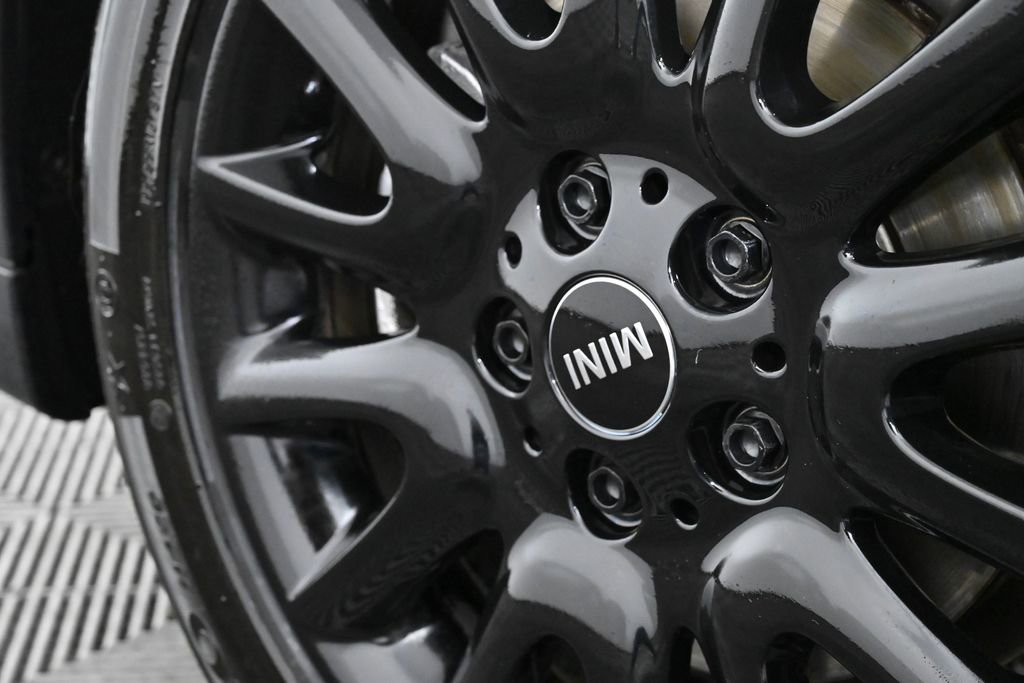 Certified 2024 MINI Cooper image 30