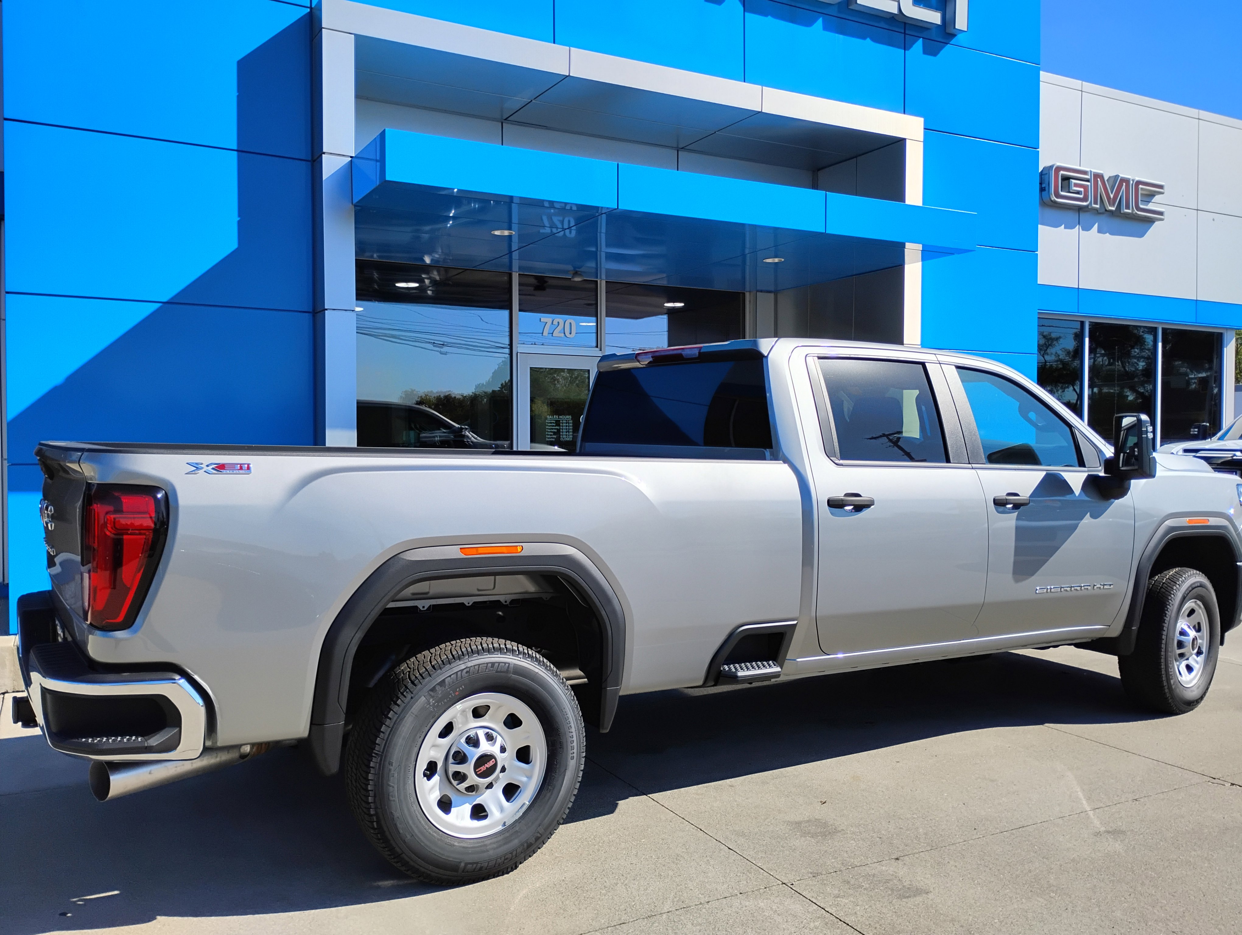 New 2025 GMC Sierra 2500 Pro w/ Convenience Package image 7