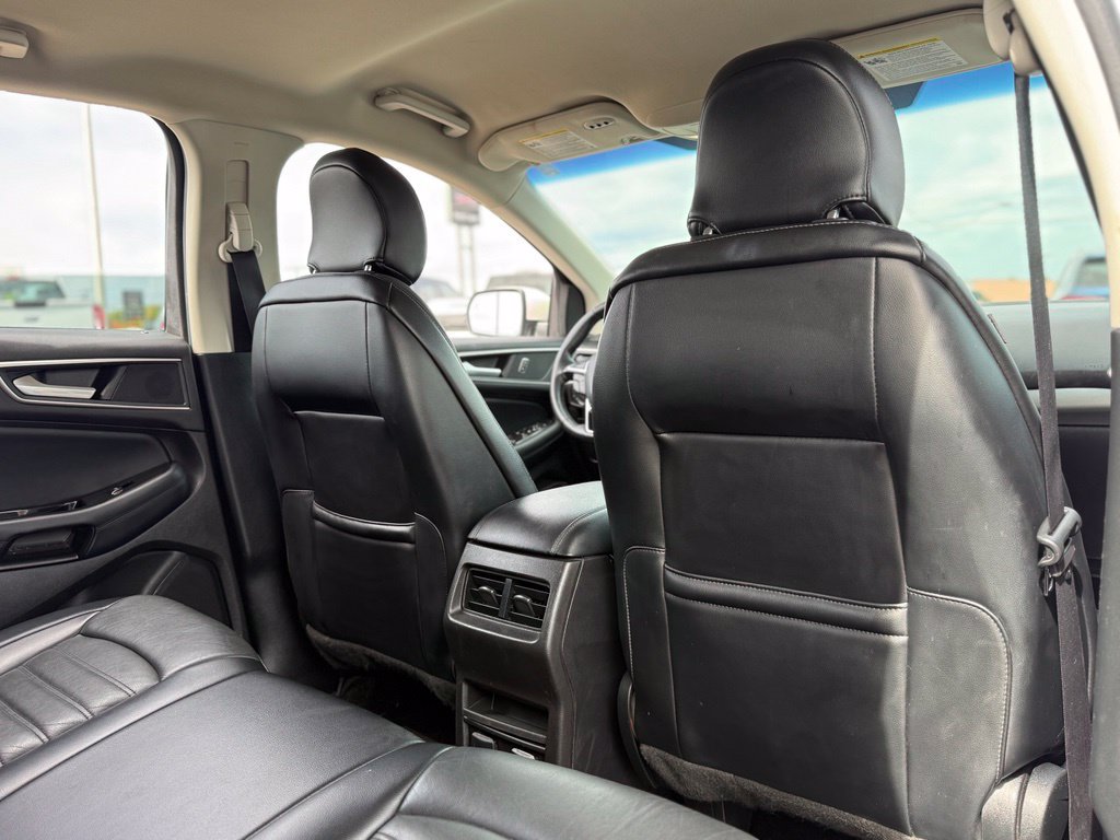 Certified 2018 Ford Edge SEL w/ Equipment Group 201A AWD/4WD image 17