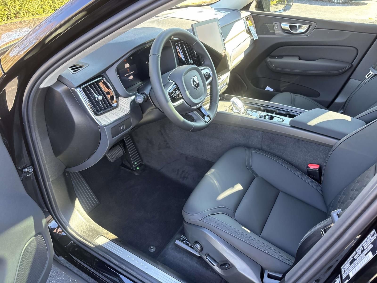 New 2026 Volvo XC60 B5 Plus w/ Protection Package Premier AWD/4WD image 23