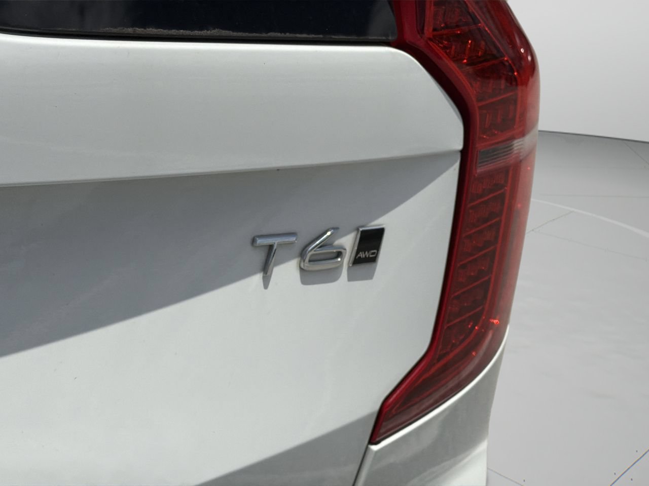 Used 2017 Volvo XC90 T6 Momentum w/ Vision Package AWD/4WD image 9