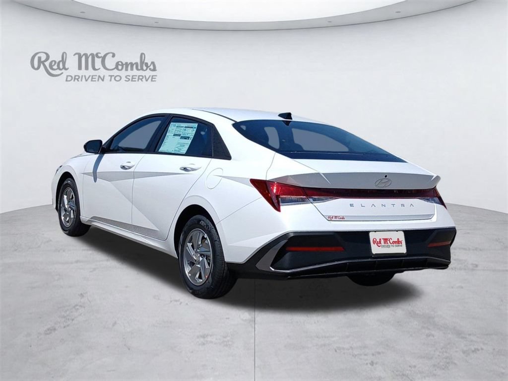 New 2026 Hyundai Elantra SE FWD image 3