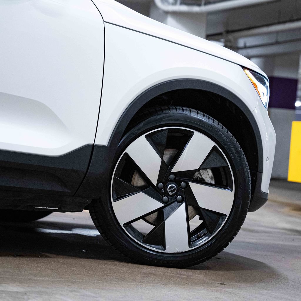 Certified 2024 Volvo XC40 Recharge Ultimate w/ Protection Package Premier AWD/4WD image 7