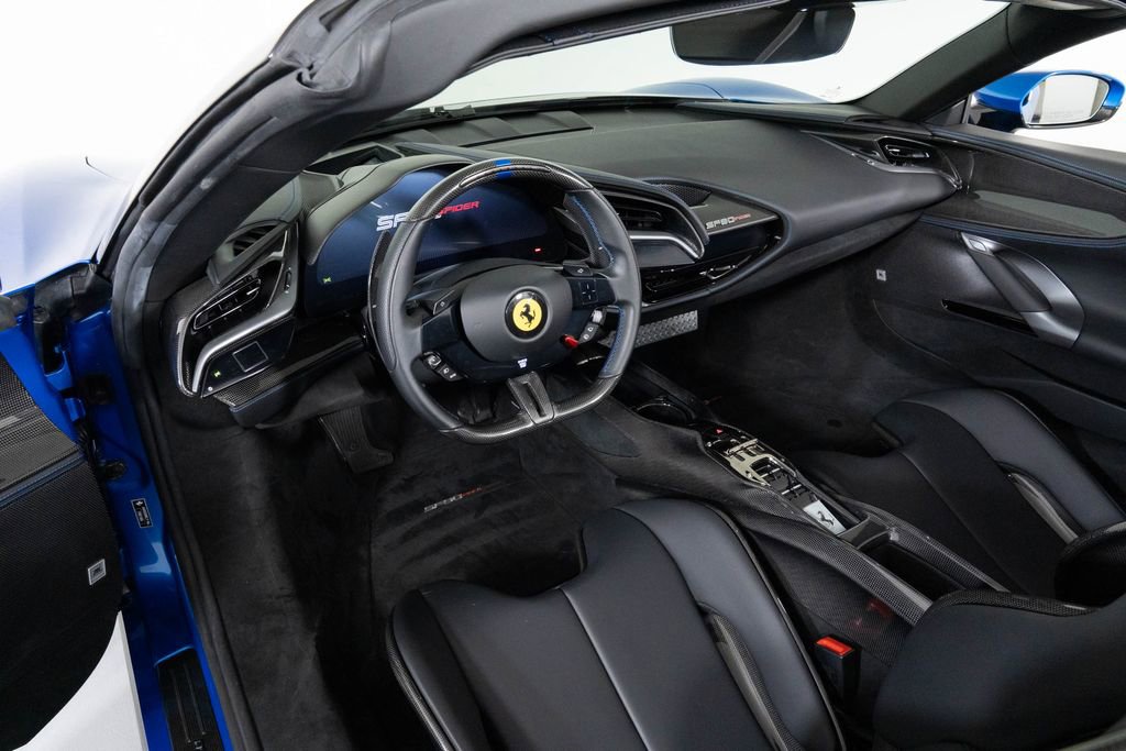 Used 2022 Ferrari SF90 Spider image 4