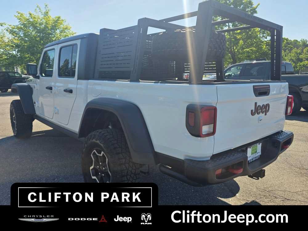 Used 2023 Jeep Gladiator Rubicon w/ Cold Weather Group AWD/4WD image 6