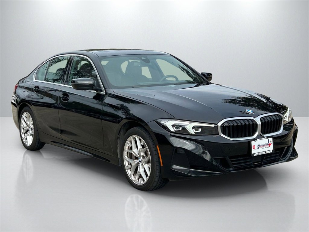 Used 2025 BMW 330i Sedan image 3