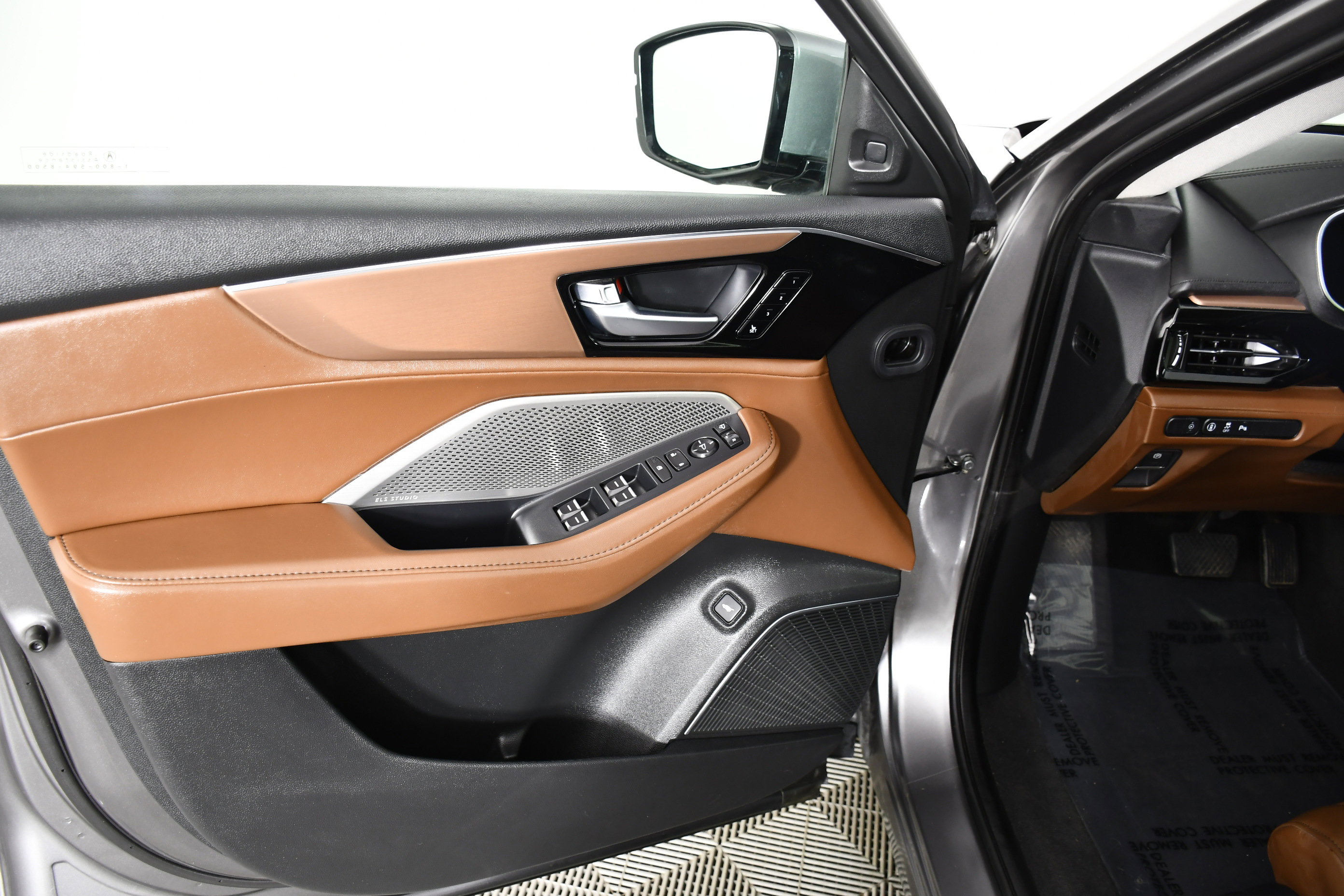 Certified 2024 Acura MDX SH-AWD w/ Technology Package image 36