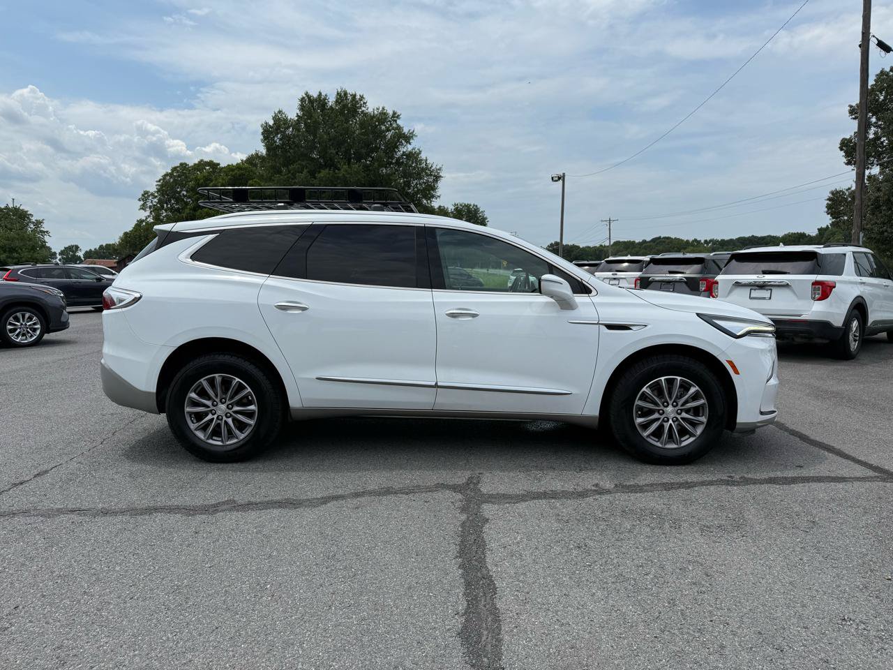Used 2022 Buick Enclave Premium AWD/4WD image 7