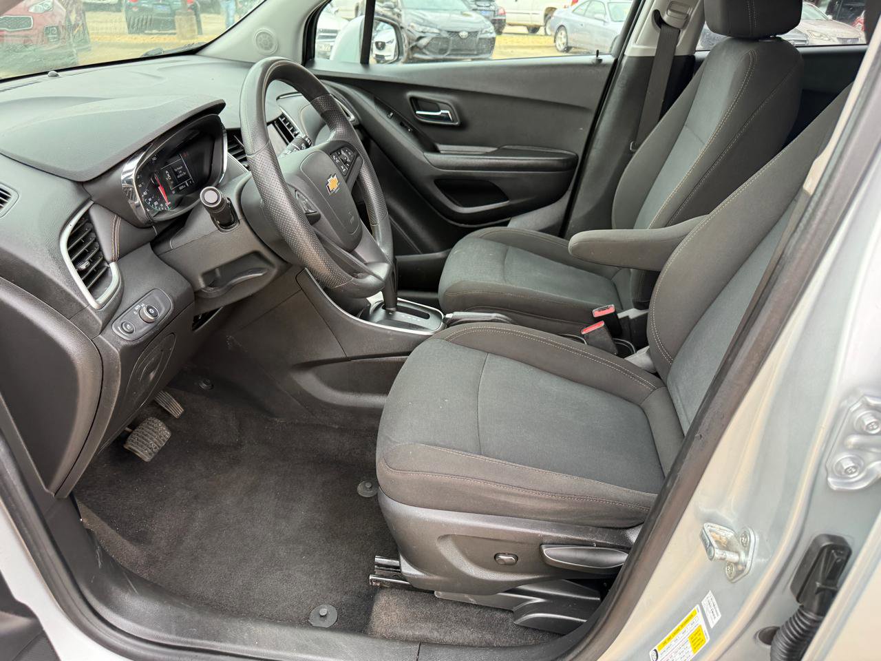 Used 2022 Chevrolet Trax LS w/ Tint and Cruise Package FWD image 18