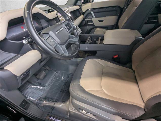 Used 2023 Land Rover Defender 130 X-Dynamic SE image 15
