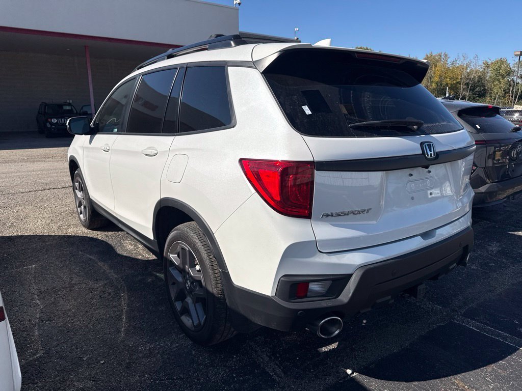 Used 2023 Honda Passport EX-L image 3