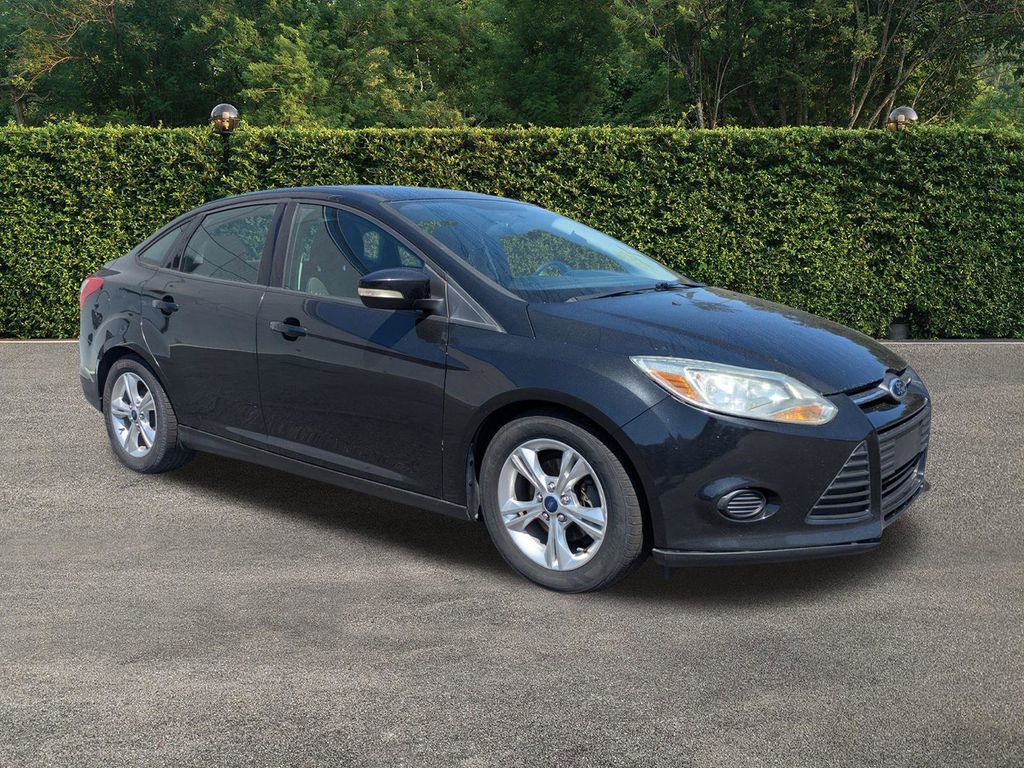 Used 2014 Ford Focus SE w/ SE Winter Package video 2