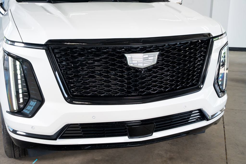 Used 2025 Cadillac Escalade ESV Sport Platinum w/ LPO, ONYX Package RWD image 5