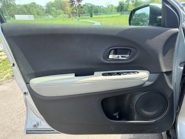 Used 2019 Honda HR-V LX image 14