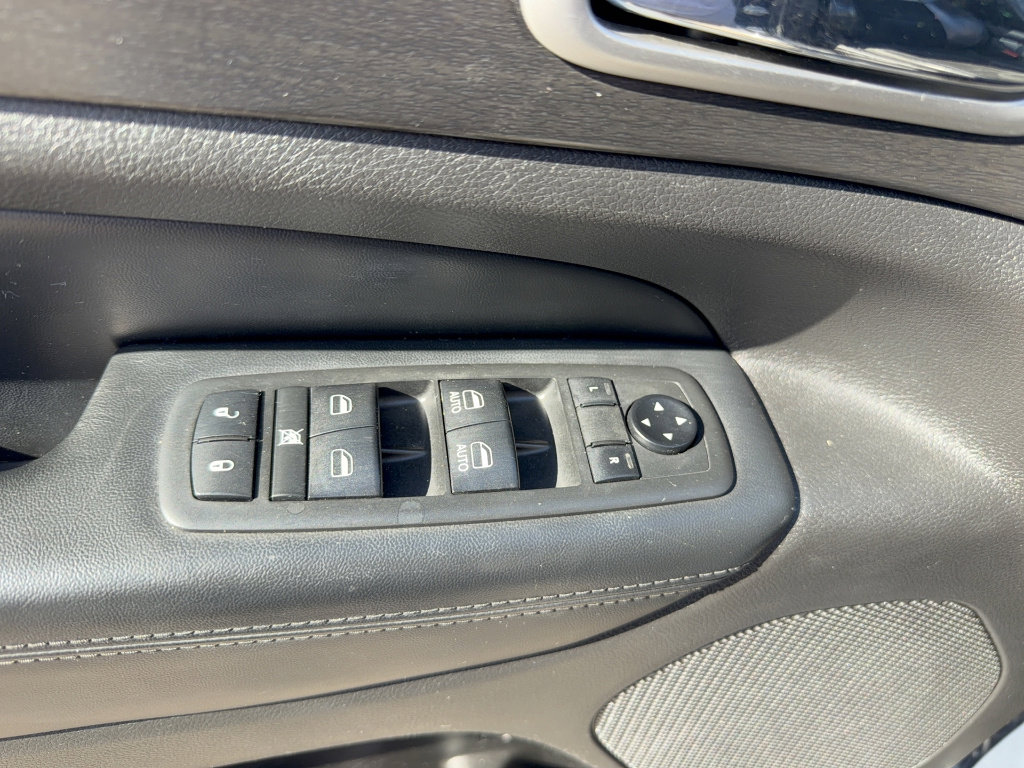 Used 2018 Jeep Grand Cherokee Altitude image 9