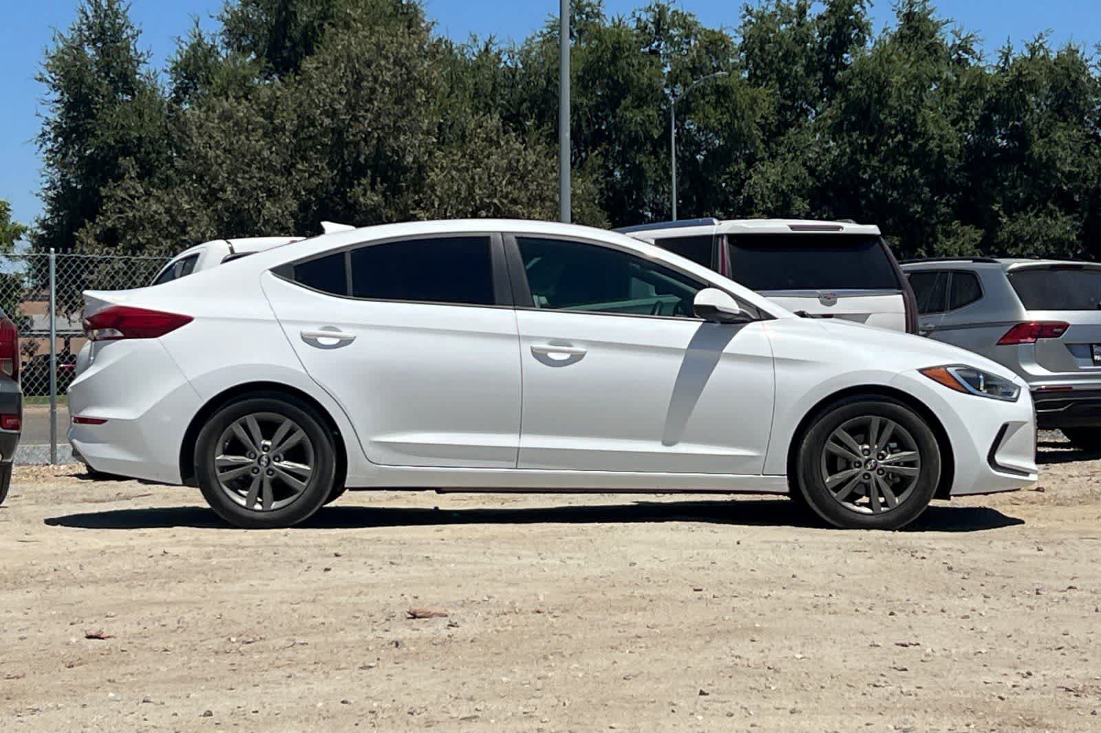 Used 2017 Hyundai Elantra SE FWD image 9