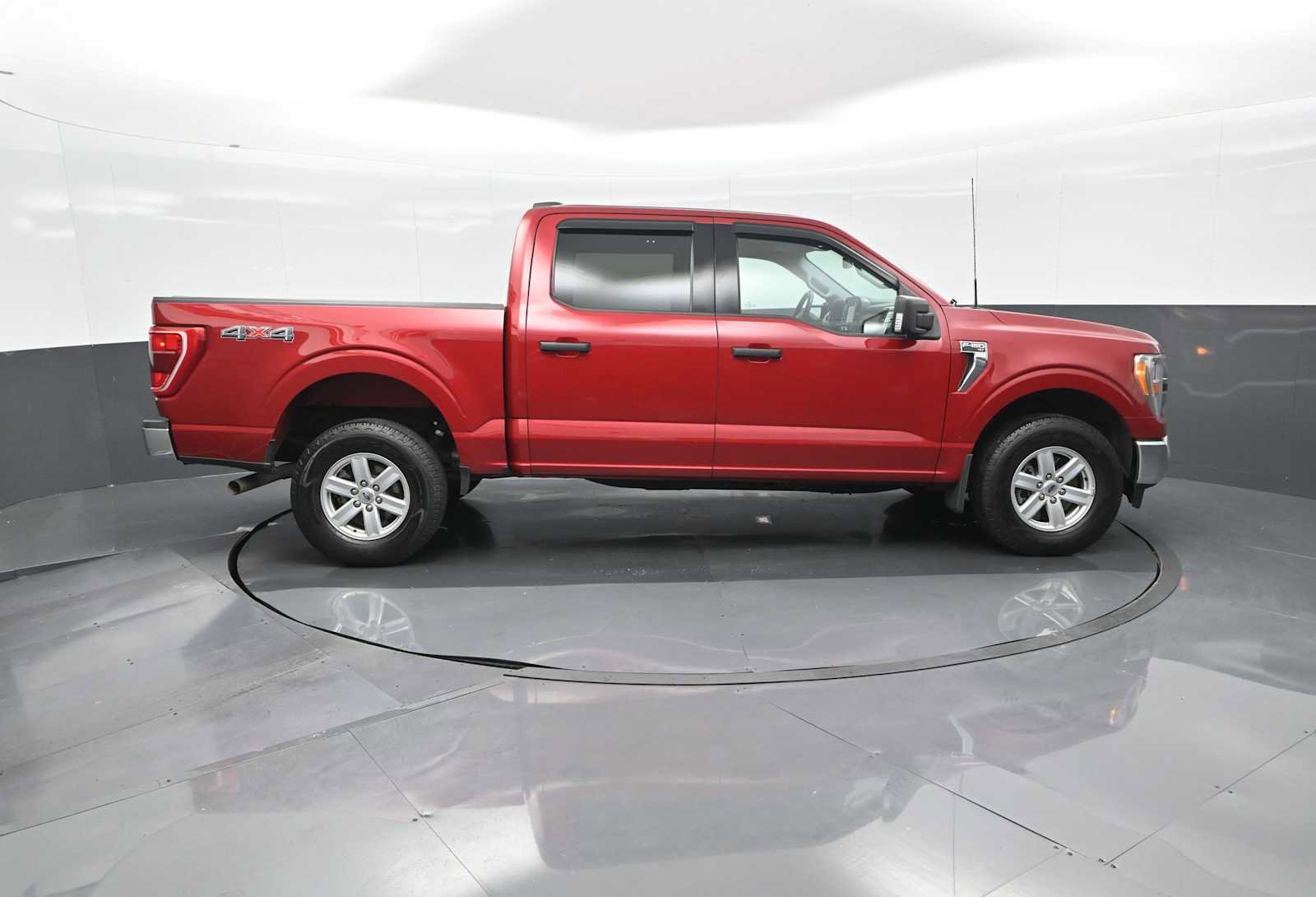 Used 2021 Ford F150 XLT w/ Equipment Group 301A Mid image 9