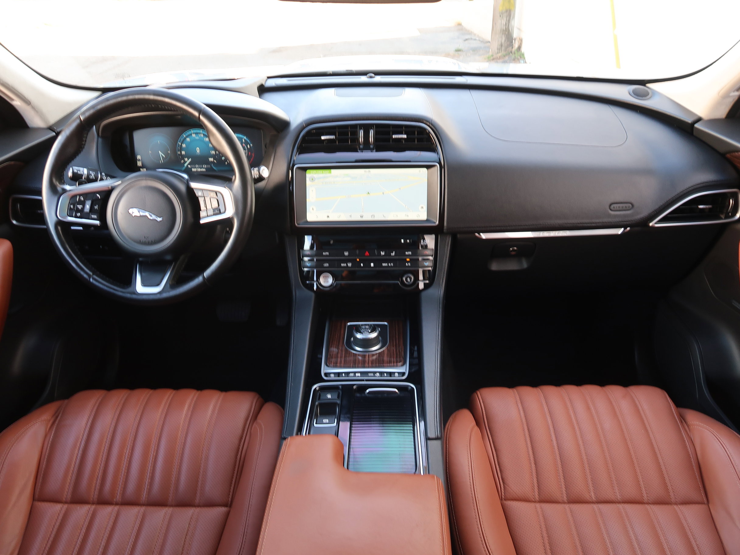 Used 2018 Jaguar F-PACE Portfolio image 11