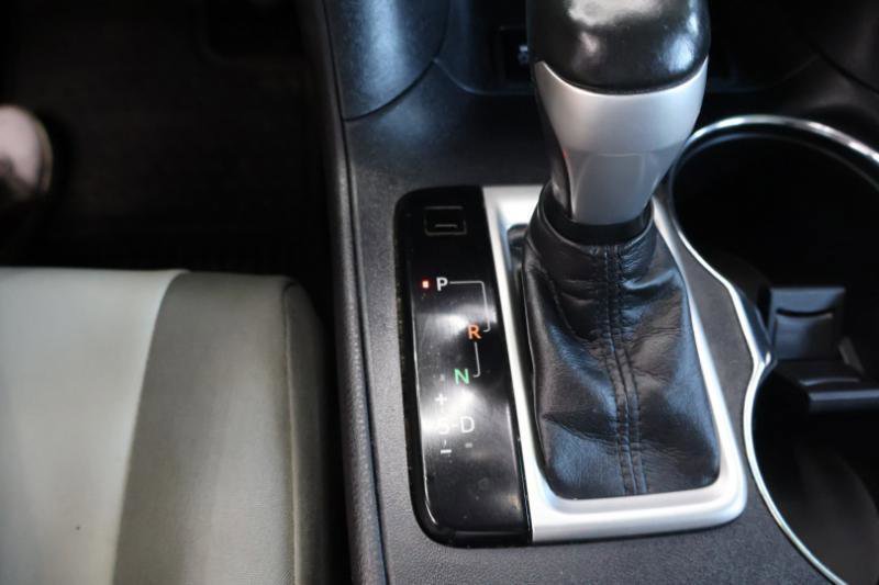 Used 2016 Toyota Highlander Plus AWD/4WD image 17