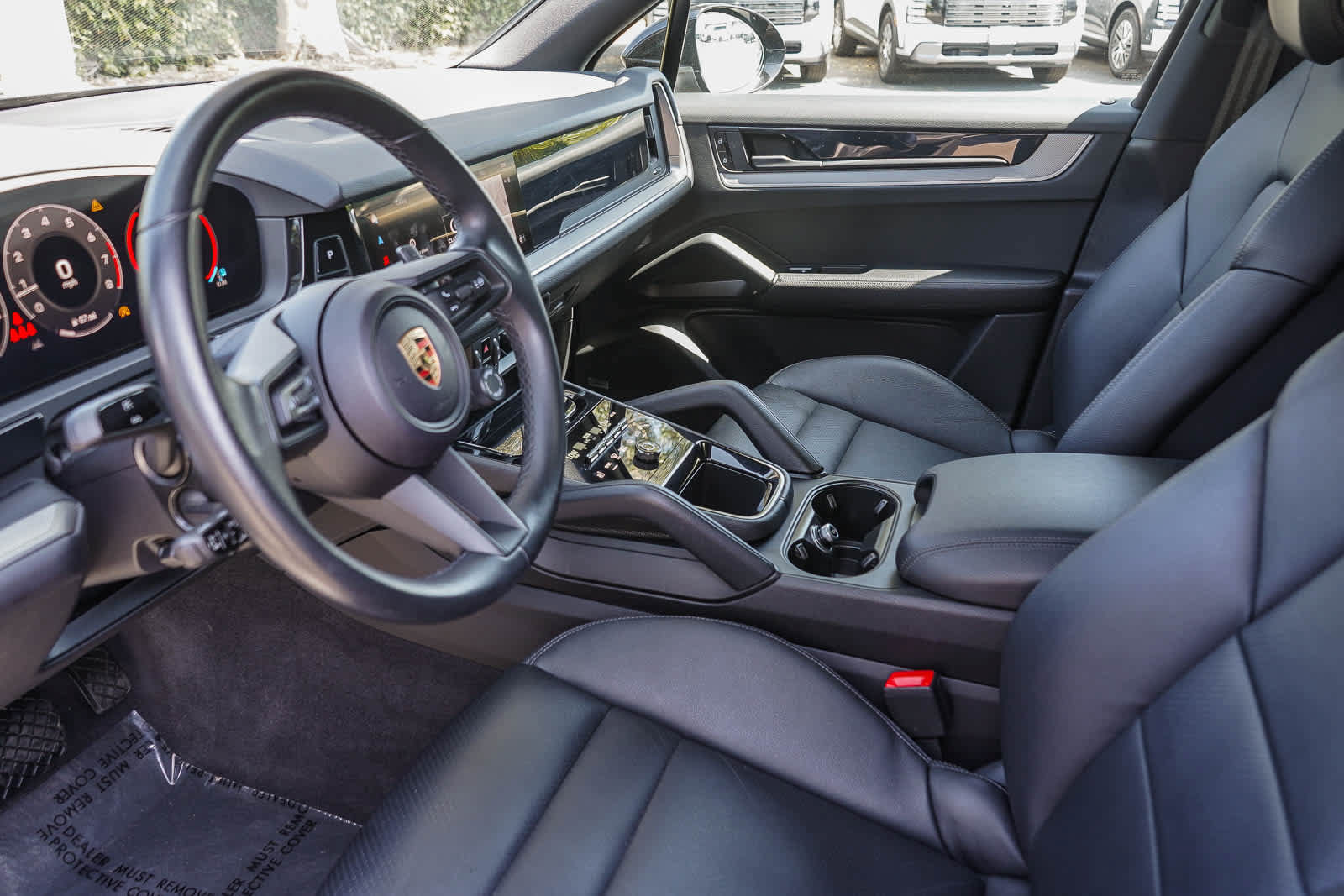 Used 2024 Porsche Cayenne AWD/4WD image 19