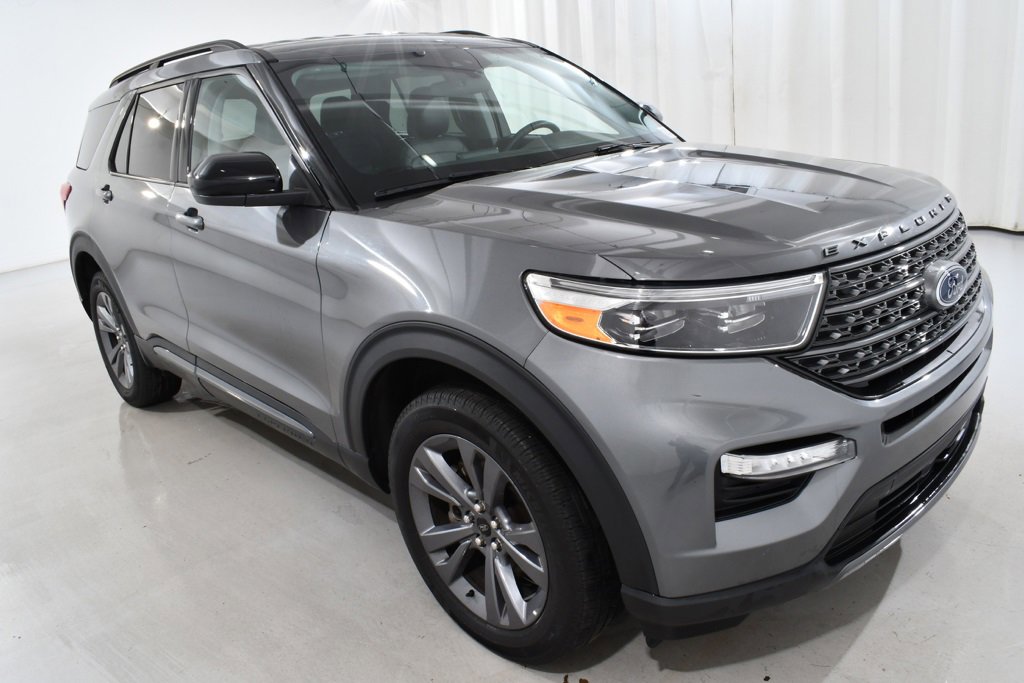 Used 2023 Ford Explorer XLT w/ Equipment Group 202A image 5