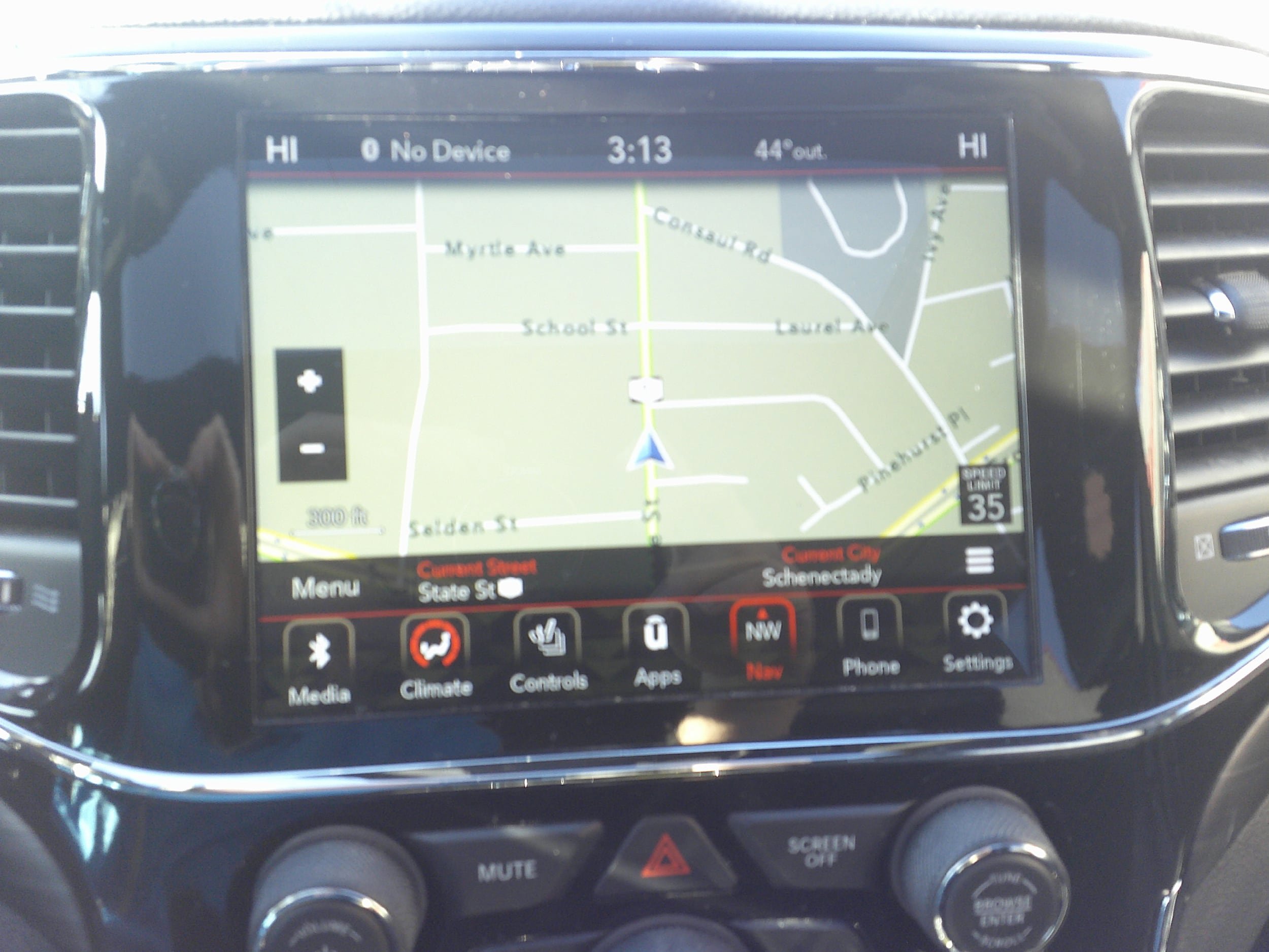 Used 2022 Jeep Grand Cherokee Laredo X image 25