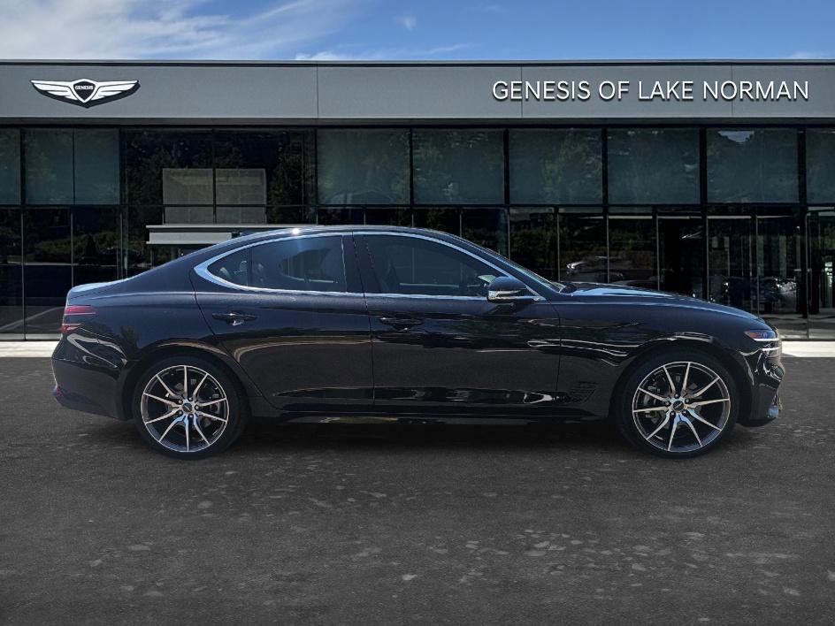 Used 2023 Genesis G70 2.0T RWD image 4
