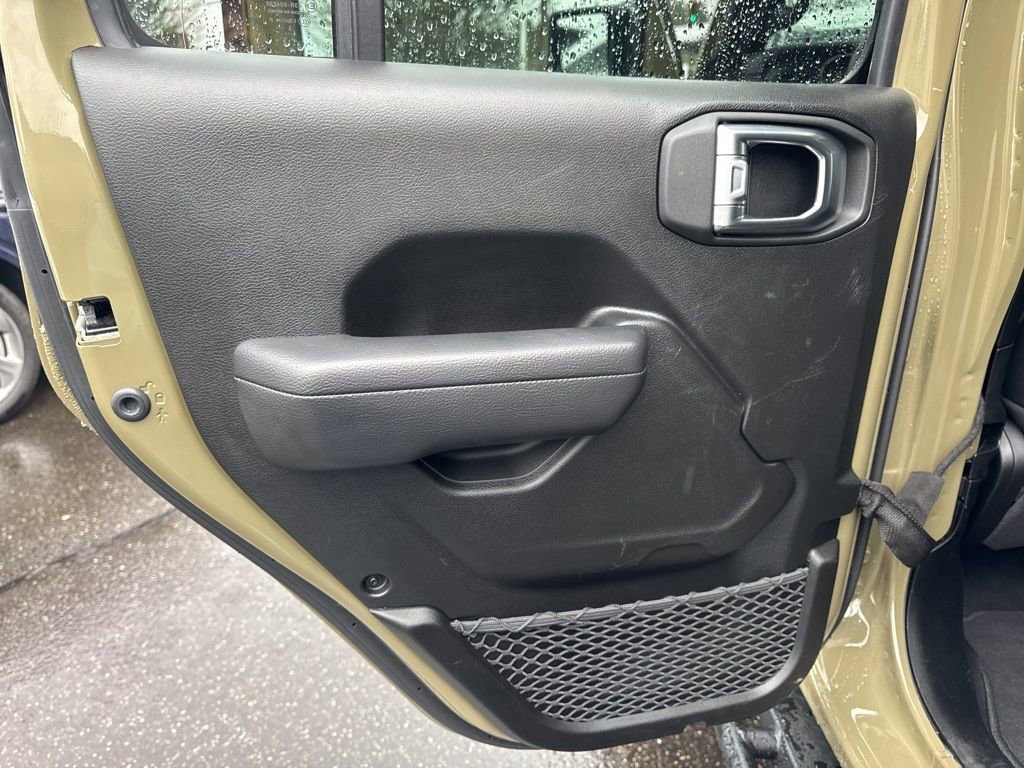 Used 2025 Jeep Wrangler Unlimited Rubicon image 41