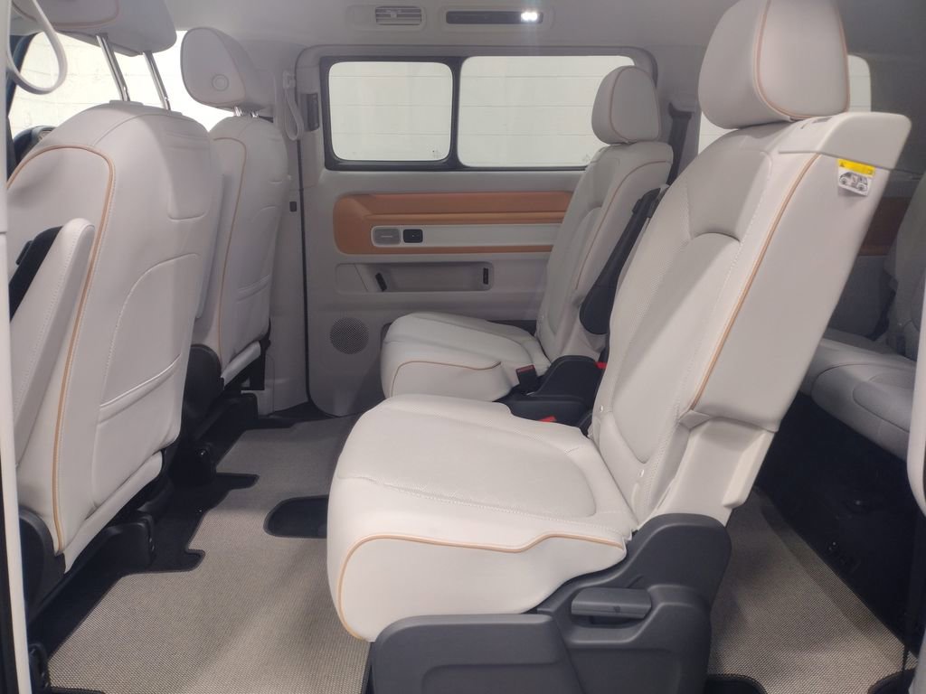 New 2025 Volkswagen ID. Buzz 1st Edition image 28