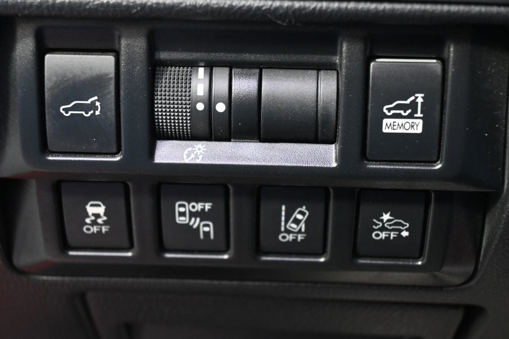 Used 2019 Subaru Outback 3.6R Limited AWD/4WD image 25