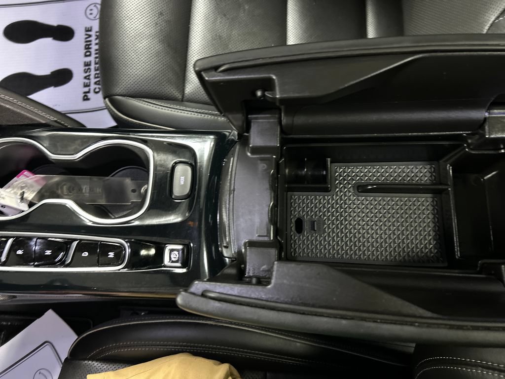 Used 2021 Buick Envision Essence AWD/4WD image 21