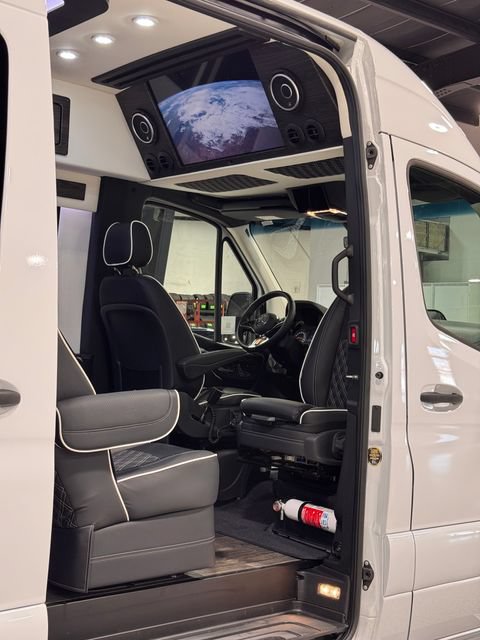 New 2025 Mercedes-Benz Sprinter 3500 image 26
