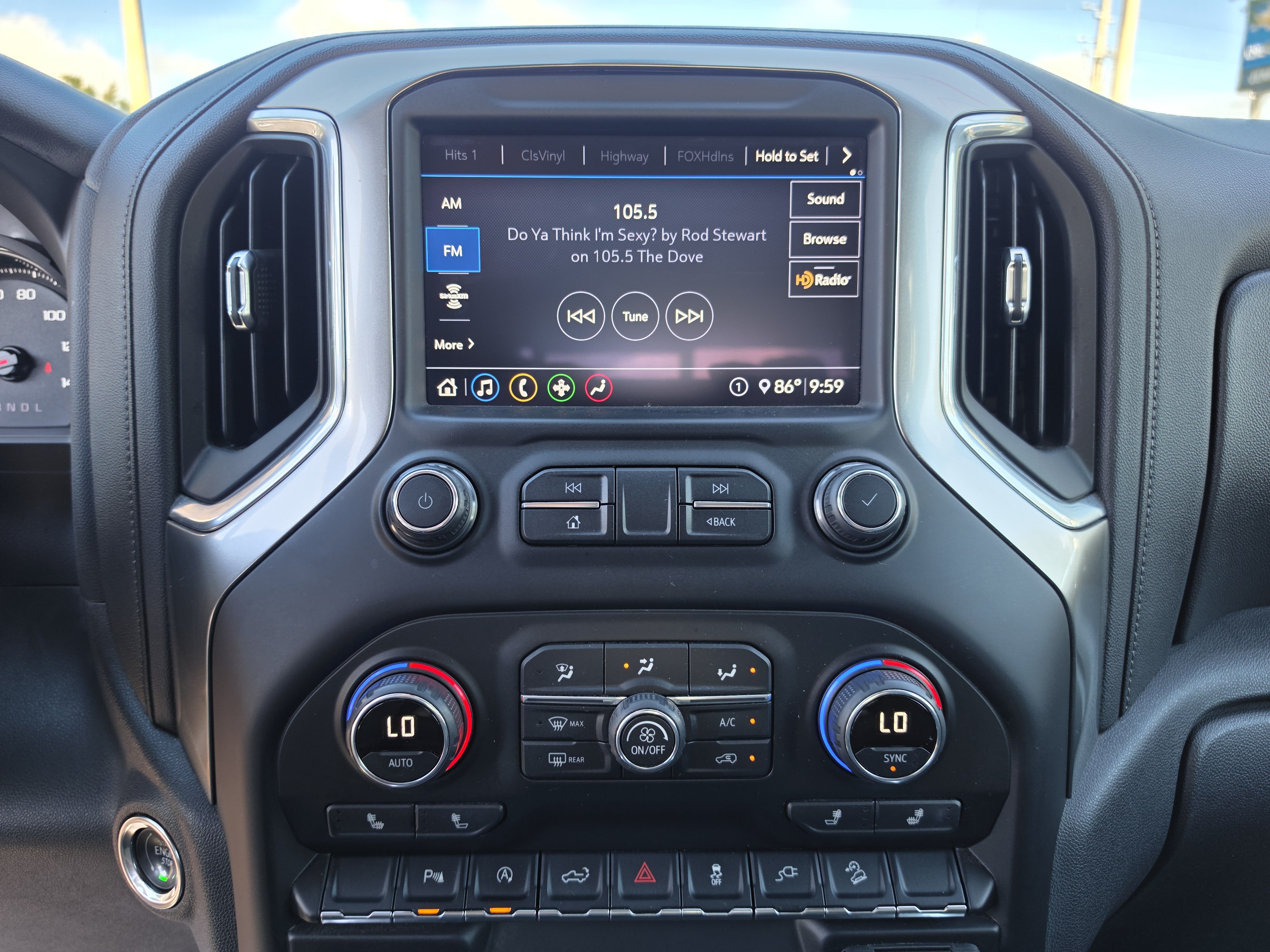 Used 2020 Chevrolet Silverado 1500 LT Trail Boss AWD/4WD image 28