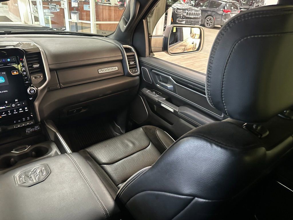 Used 2022 RAM 1500 Laramie AWD/4WD image 14