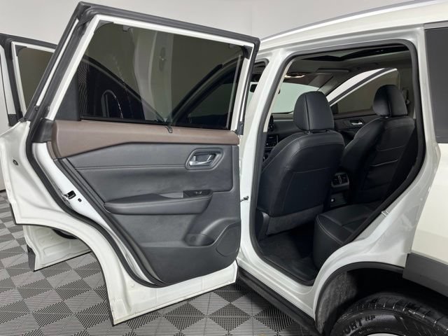 Used 2023 Nissan Rogue SL w/ SL Premium Package FWD image 42