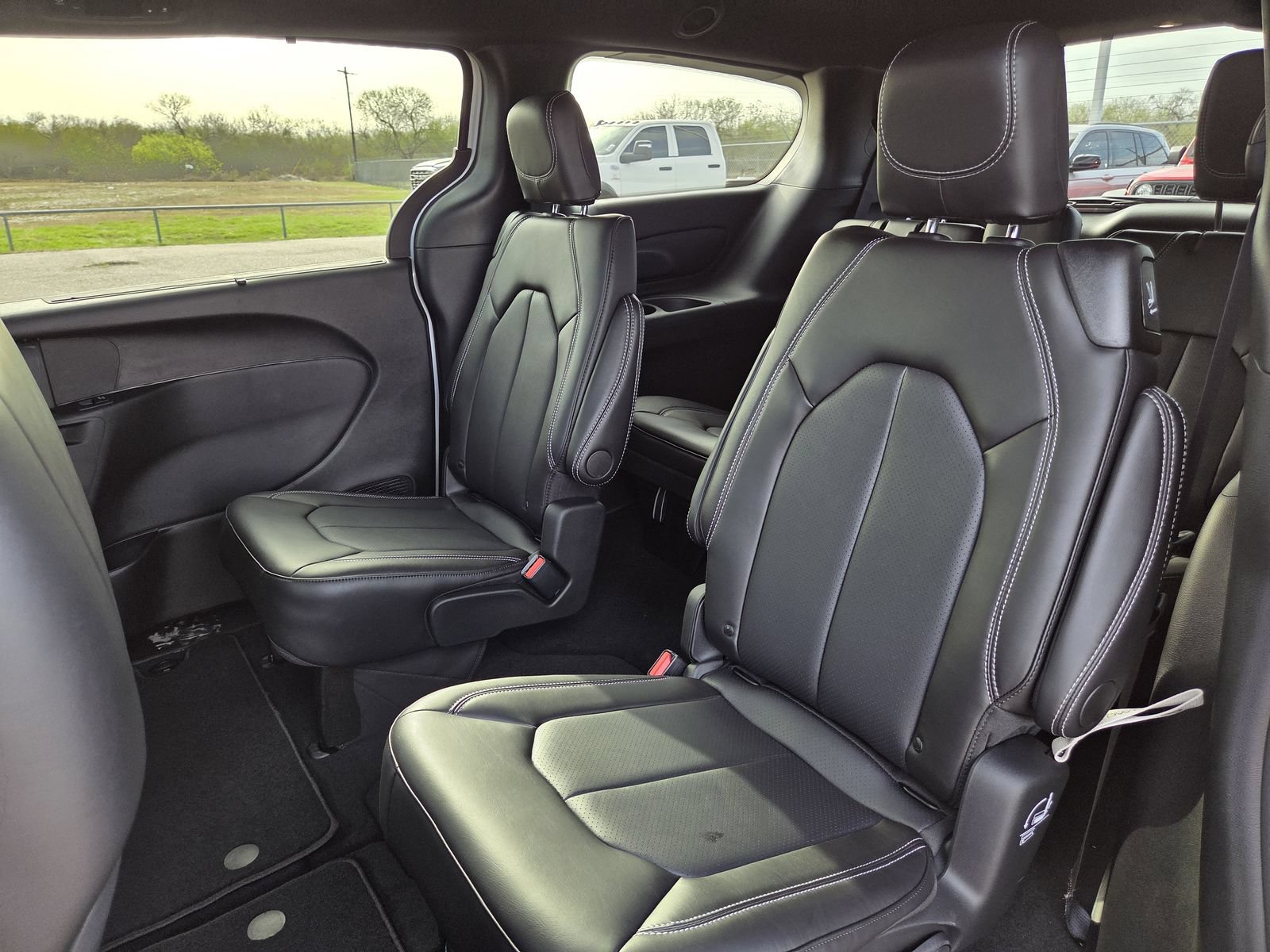 New 2026 Chrysler Voyager LX FWD image 21